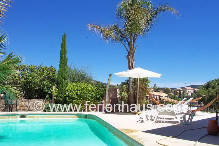 Ferienhaus am Strand mit Pool in Carqueiranne, Côte d'Azur